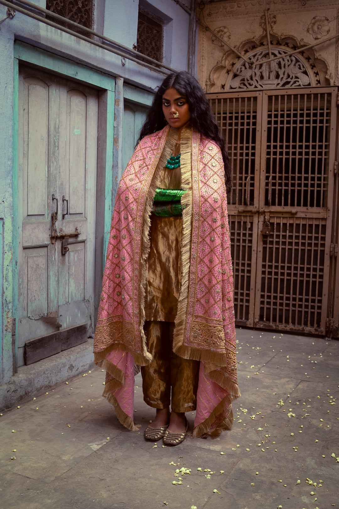 Nazneen Chaadar - Injour
