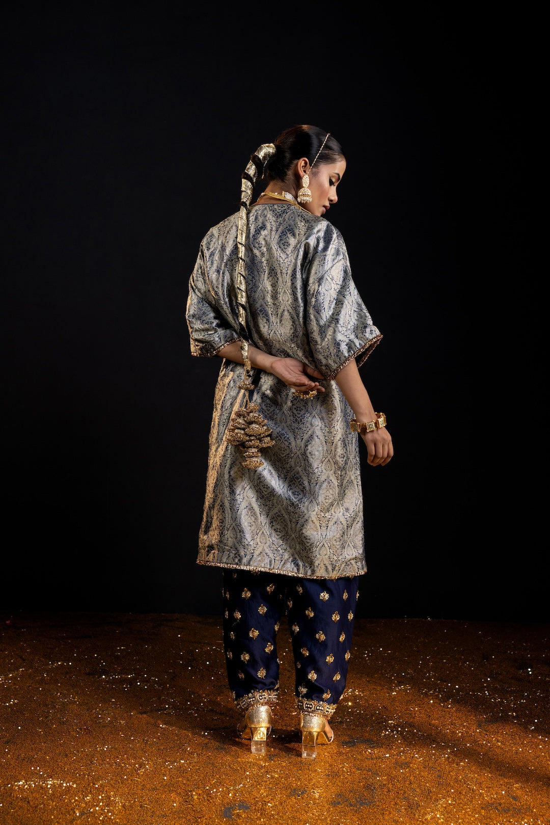 Latifa choga set - Injour