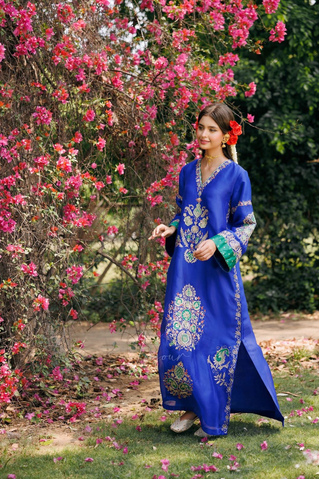 Nilufer Kaftan - Injour